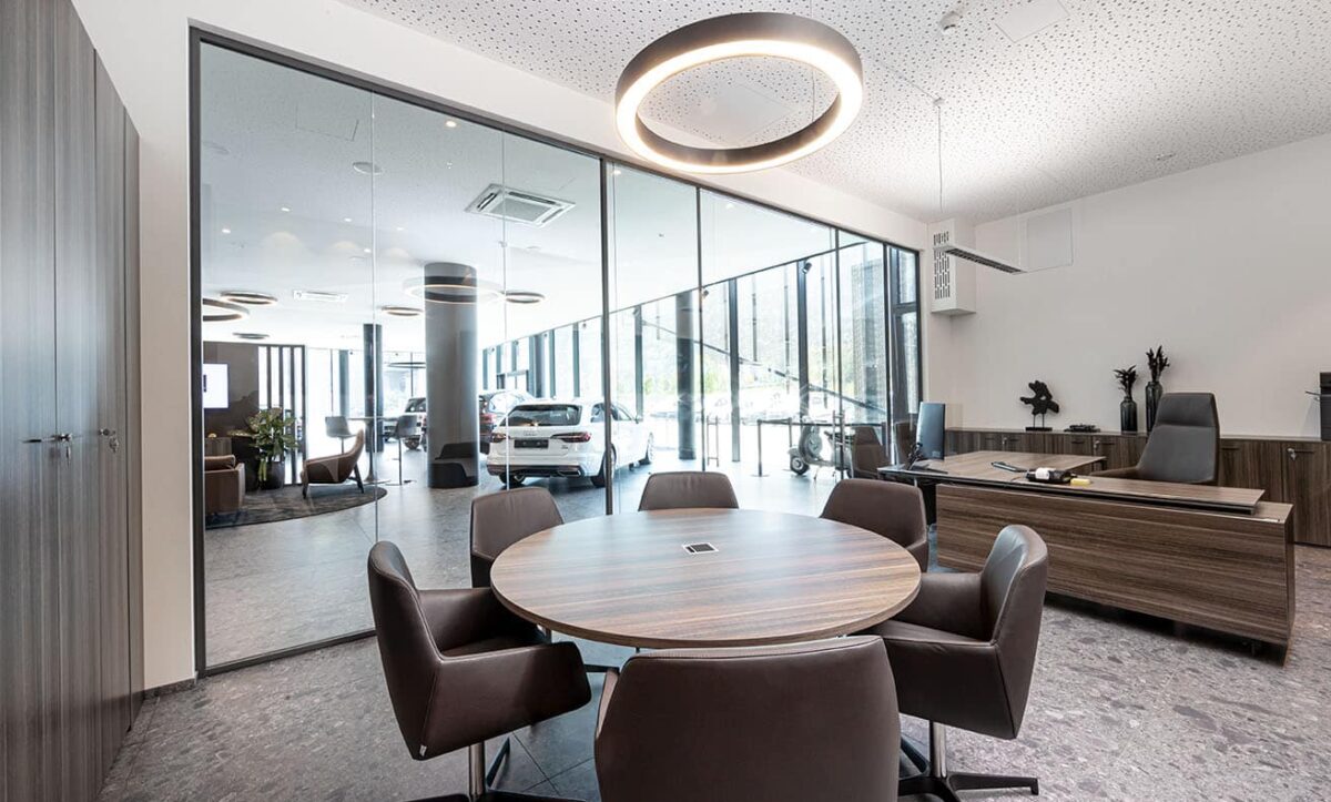 Konferencni stoli za sejne sobe